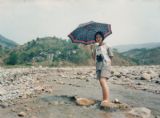 1997年，江萍在三峡写生
