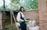 1997年去徐州乡下，第一次和羊儿留影，很好奇